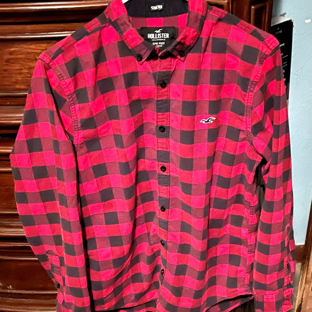 Hollister Men's medium epic flex  Red and navy blue Checkered long sleeve shirt